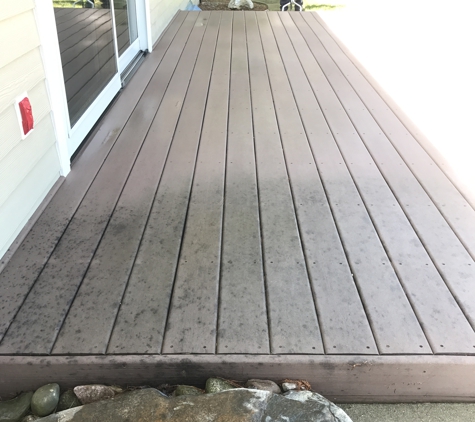 Home Team Power clean - Battle Creek, MI. Wood and composite deck rehab