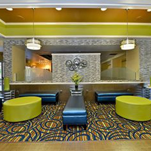 Comfort Inn & Suites Near Universal Orlando Resort-Convention Ctr. - Orlando, FL