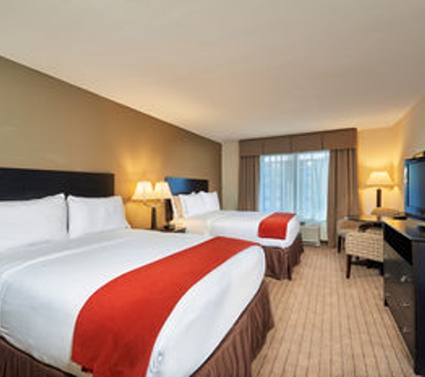 Holiday Inn Express & Suites El Paso Airport - El Paso, TX