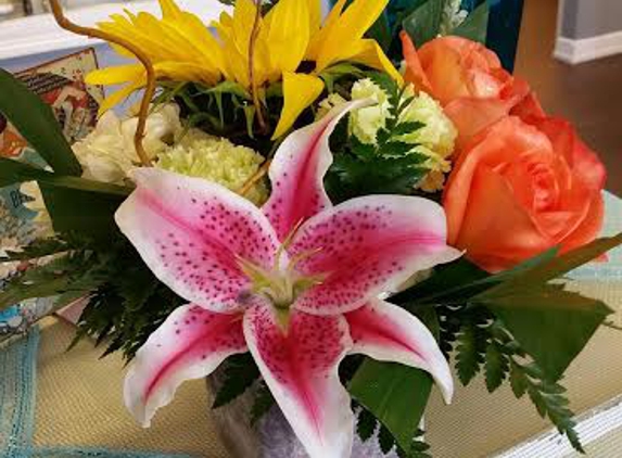 Southern Stems Flowers & Gifts - Diberville, MS