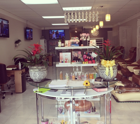 Hollywood manicure & Spa - Alpharetta, GA