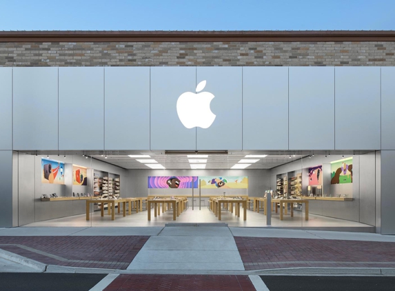 Apple Store - Naperville, IL