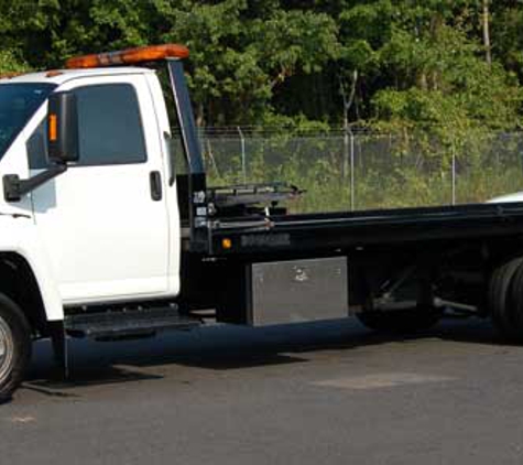 Lee's Towing Service - Douglasville, GA