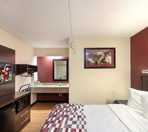 Red Roof Inn - Sacramento, CA