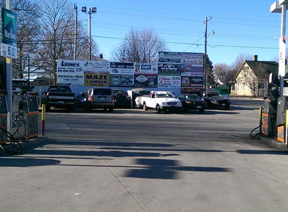 Happy's Super Service Convenience Store - Spring Valley, IL