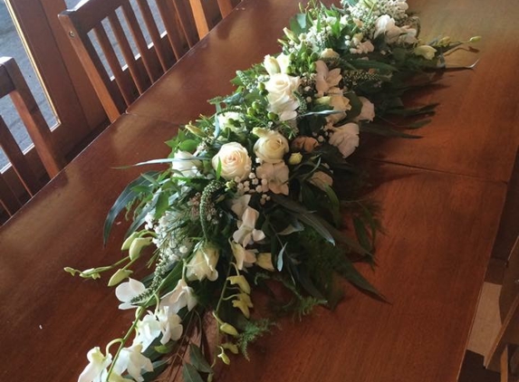 Lou Lou's Florist - Ballarat East, VIC