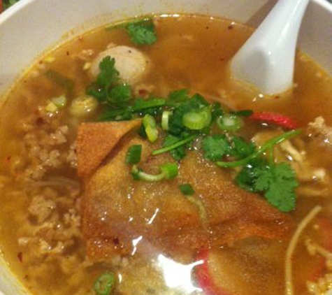 Lum-Ka-Naad - Northridge, CA. Tom yum noodle soup