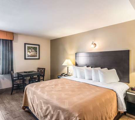 Quality Inn & Suites near Downtown Bakersfield - Bakersfield, CA