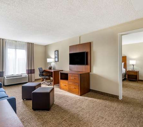 Comfort Inn and Suites - Clearwater, FL