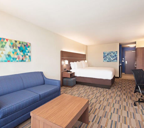 Holiday Inn Express & Suites Uniontown - Uniontown, PA