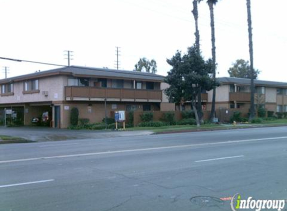 Tustin Gardens Apartments - Tustin, CA