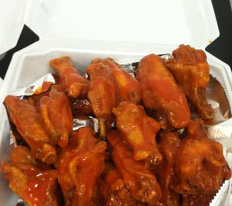 Willie's Wings - Lincoln, AL