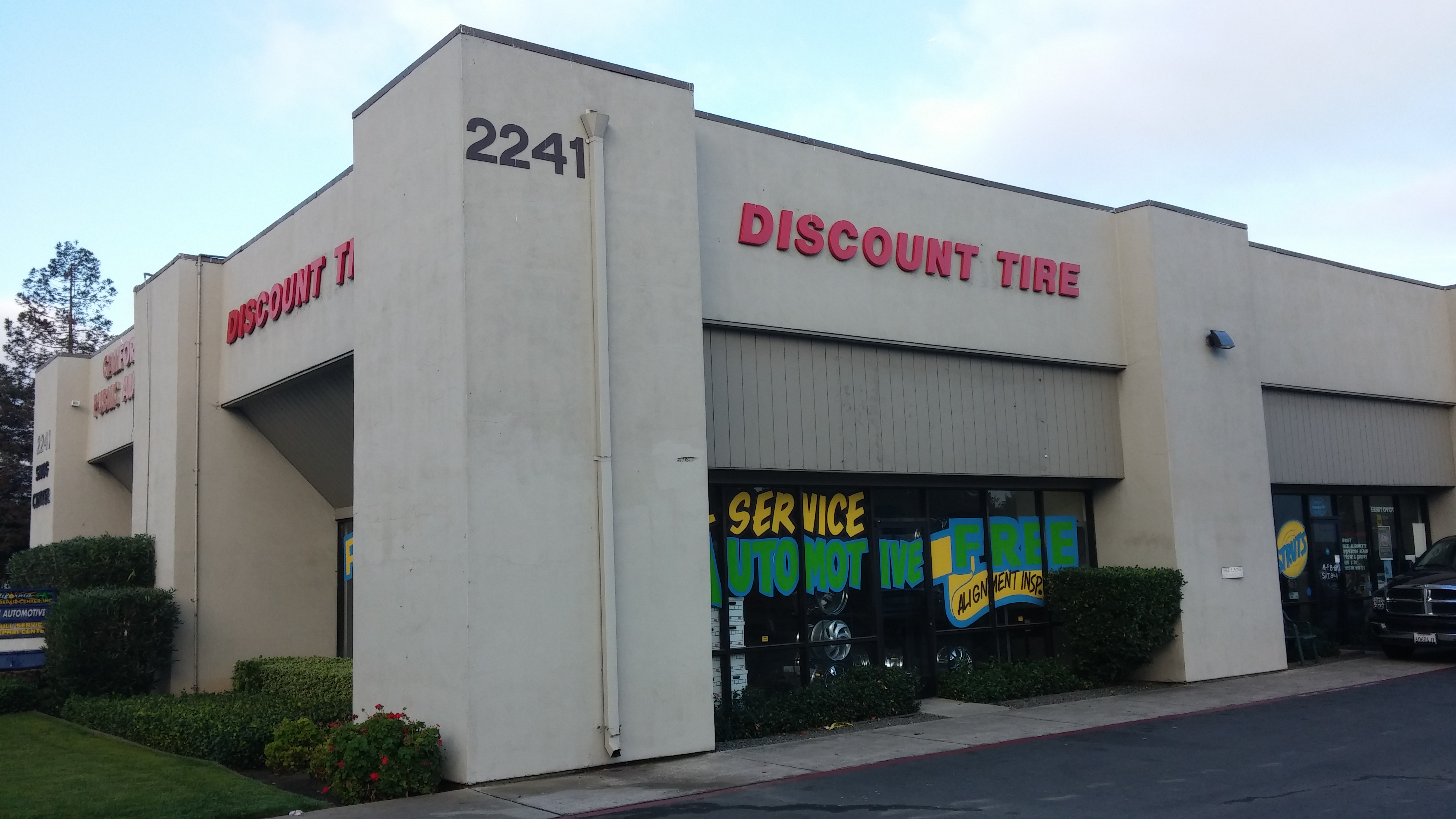 Discount Tire 2241 Monument Blvd, Concord, CA 94520 - YP.com