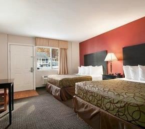 Travelodge by Wyndham Traverse City MI - Traverse City, MI