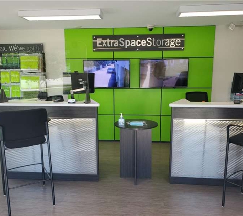 Extra Space Storage - West Palm Beach, FL