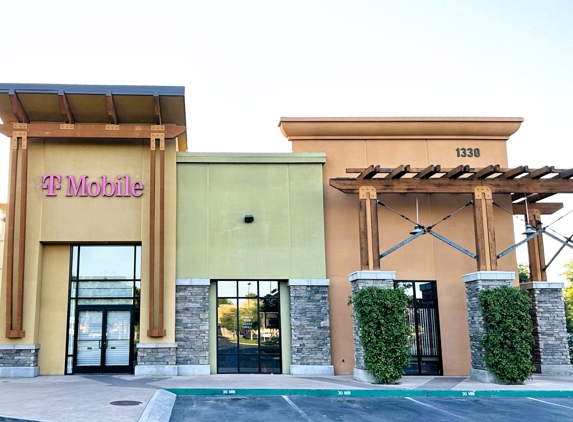 T-Mobile - Clovis, CA