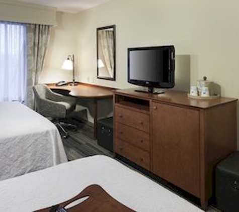 Hampton Inn & Suites Davenport - Davenport, IA