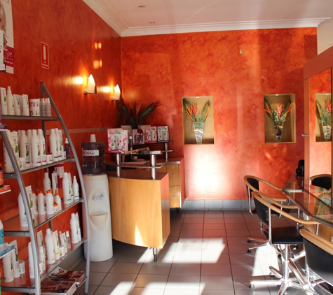 Kamber Hair - Albury, NSW. Hair Stylist Albury