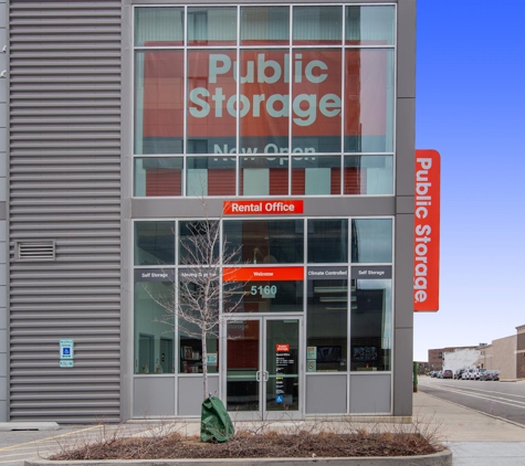 Public Storage - Chicago, IL