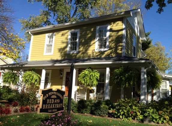 Old Towne Carmel Bed & Breakfast - Carmel, IN