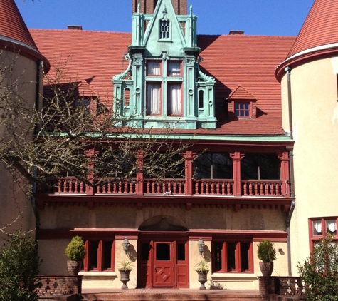 Chateau at Coindre Hall - Huntington, NY