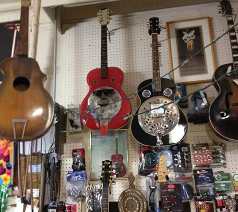 Guitar Junkyard - La Salle, IL