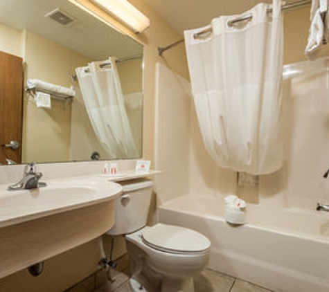 Microtel Inn & Suites by Wyndham Ocala - Ocala, FL