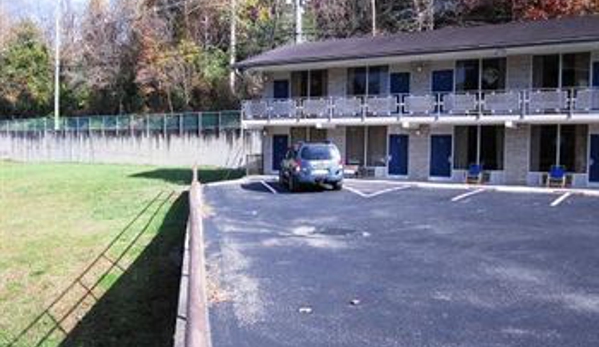 Sidney James Mountain Lodge - Downtown Gatlinburg - Gatlinburg, TN