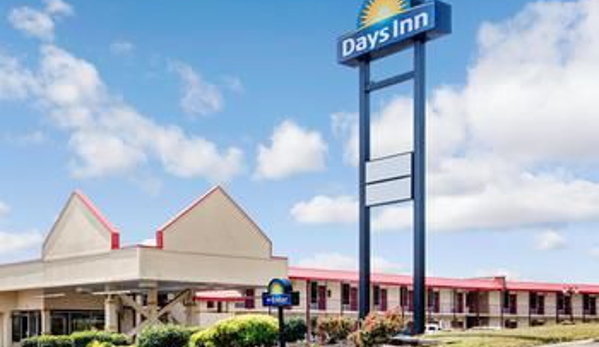 Days Inn By Wyndham Knoxville West - Knoxville, TN