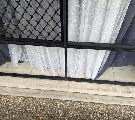 Glass Guru - Upper Mount Gravatt, QLD. So good it looks like there’s no window there . # results
