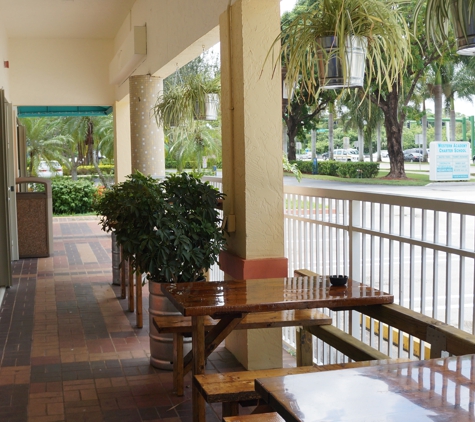 Tree's Wings - Royal Palm Beach, FL