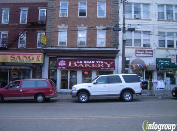 La Gran Via Bakery - Union City, NJ