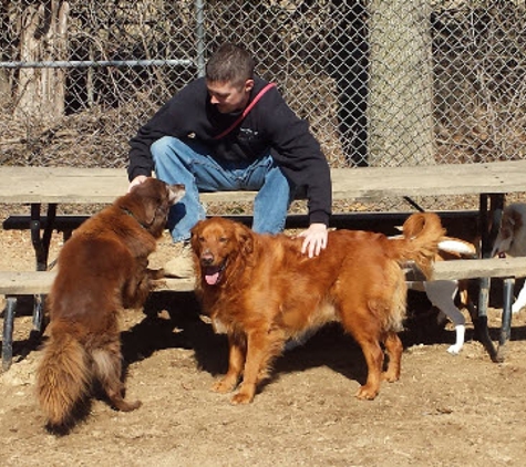 Indian Creek Kennel - Carbondale, IL