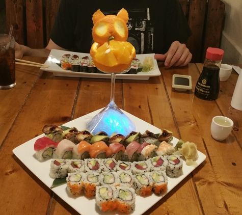 Mori Sushi - Saint Petersburg, FL. Beautiful unexpected sushi presentation!
