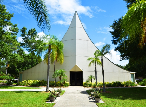 Saint Paul Lutheran Church - Sarasota, FL. St. Paul Lutheran Church sanctuary