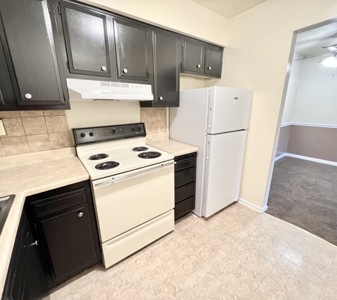 Village Park Apartments LLC - Louisville, KY. 1 bed