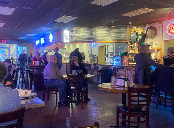 Bennie's Pizza Pub - Belleville, IL