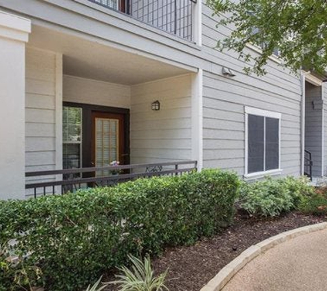 Highlands Hill Country Apartments - Austin, TX