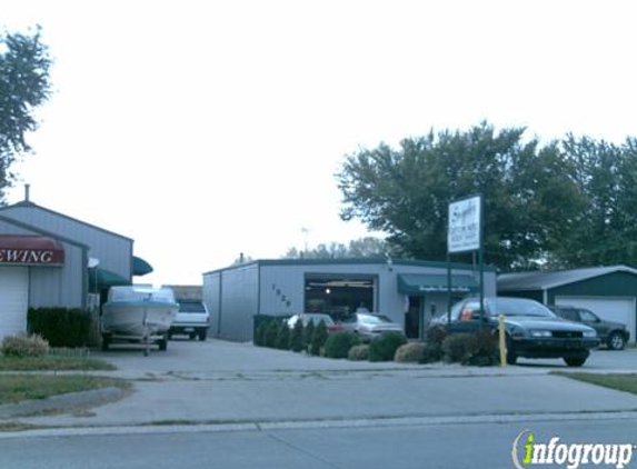 Snyder Custom Auto Body Shop - Des Moines, IA