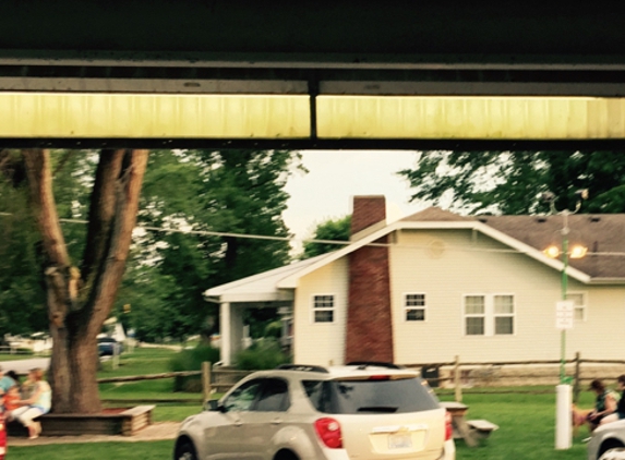 Frazier's Dairy Maid - Anderson, IN. DOG'S welcome, with SPECIAL seating !!