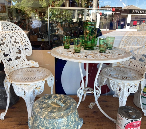 Kings Park Antiques & Collectables - Kings Park, SA