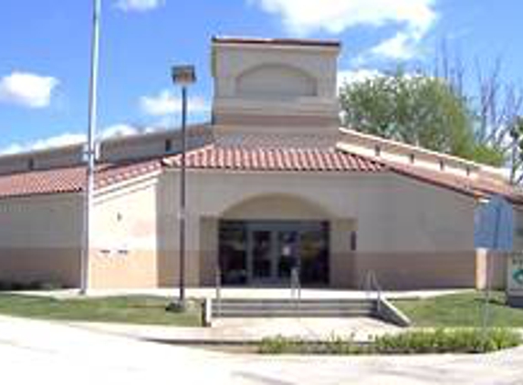 Lamont Public Library - Lamont, CA