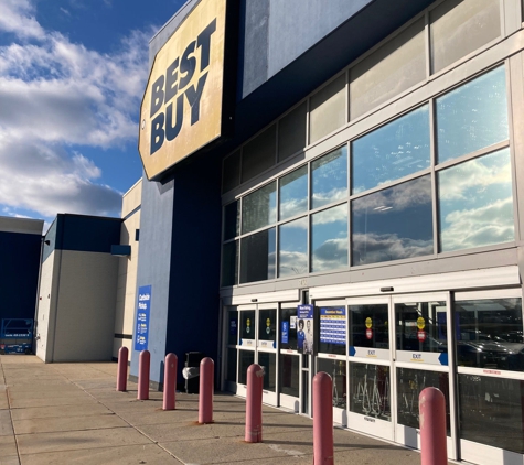 Best Buy - Downers Grove, IL