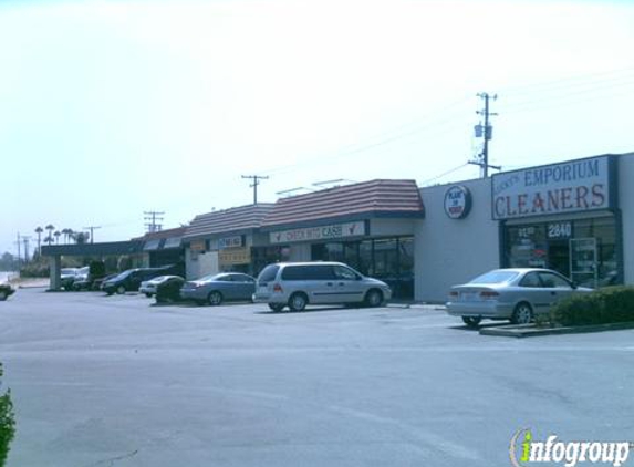 World Famous Hair & Nails - Anaheim, CA