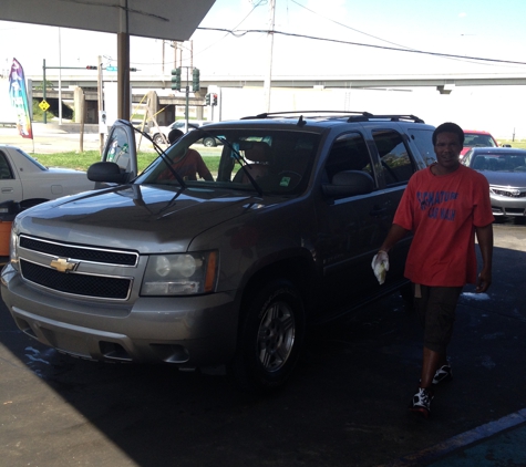 Signature Car Wash - new orleans, LA. Very friendly and respectful staff