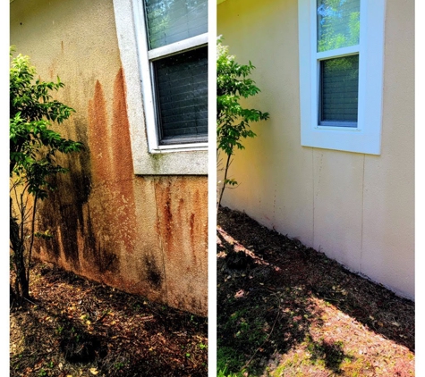 Clean Coastal Living of Bluffton - Bluffton, SC. House washing to remove mold from stucco.