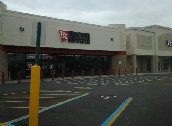 Tractor Supply Co - Mukwonago, WI