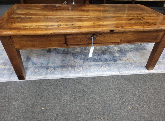 Salvage Sisters Furniture & More - Norfolk, VA