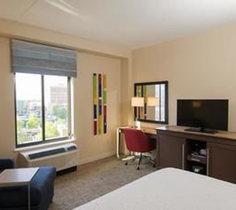 Hampton Inn & Suites Tulsa Downtown - Tulsa, OK