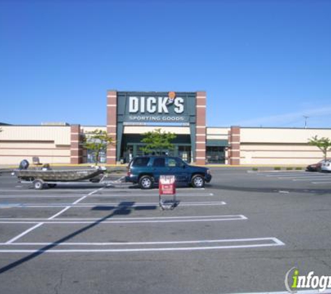 Dick's Sporting Goods - East Brunswick, NJ